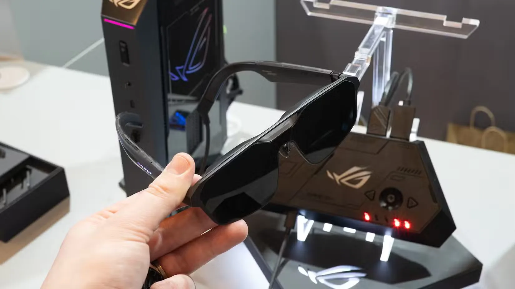 ROG Xreal R1 4